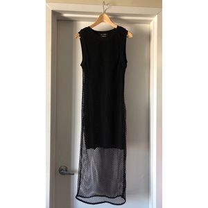 Long mesh, sleeveless dress